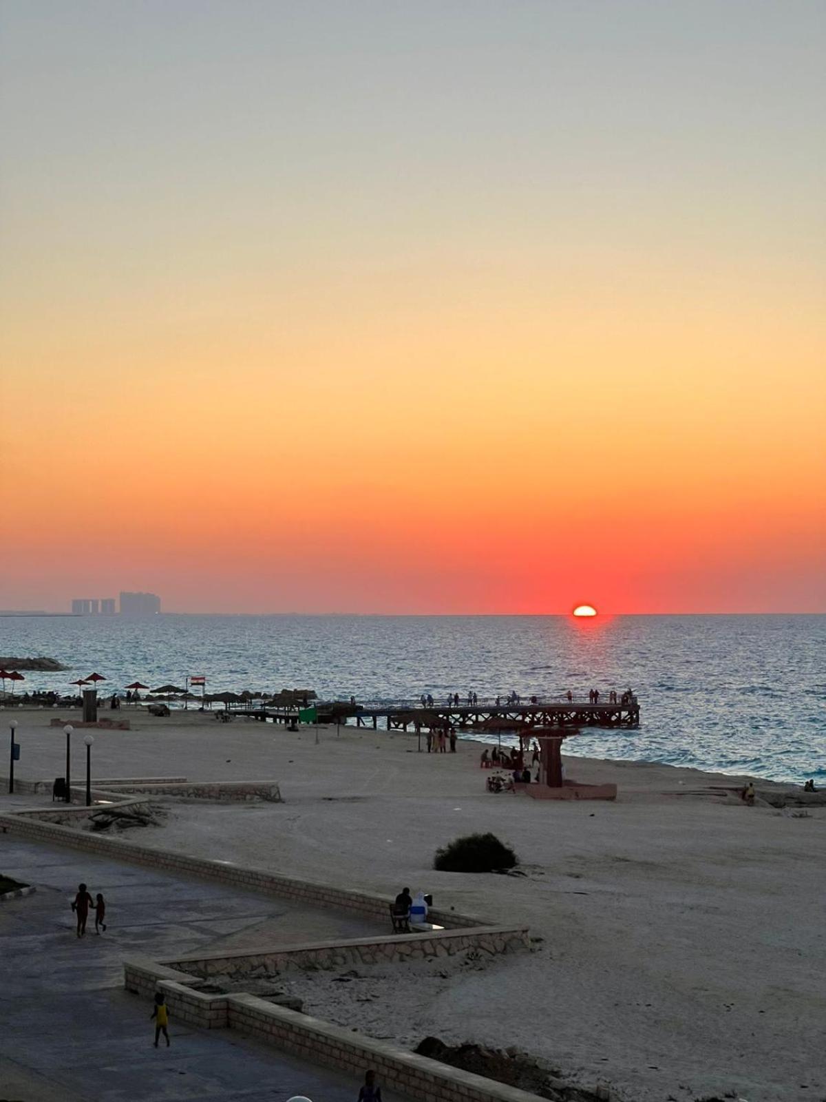 Beachfront Chalet In Green Beach, North Coast Villa El Alamein Exterior foto